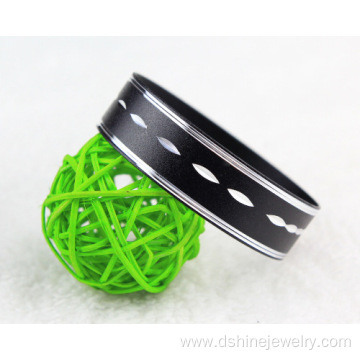 Black Aluminium Wide Bangles With Silver Engraved Pattern